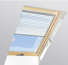 Strešna okna Fakro, Notranja senčila za strešna okna, Žaluzija