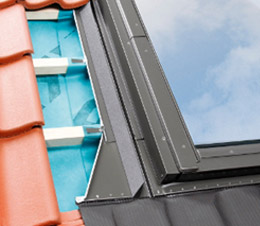 Strešna okna Fakro, Strešna okna, Obrobe za strešna okna